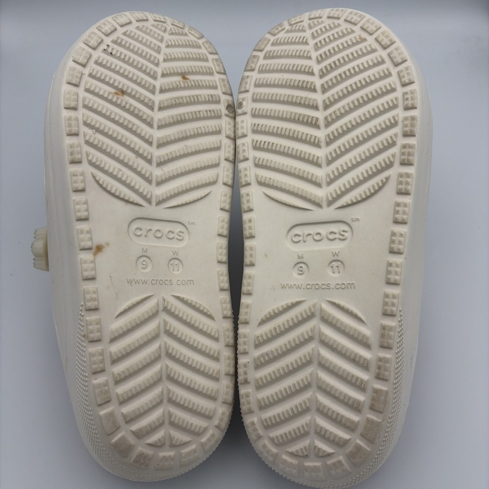 Crocs Classic Slip-On Lined Clogs Mens 9/Womens 11 Off White Christmas Jibbitzs - Picture 16 of 16